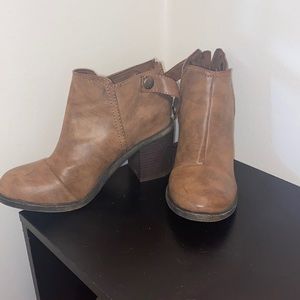 Blow fish ankle booties